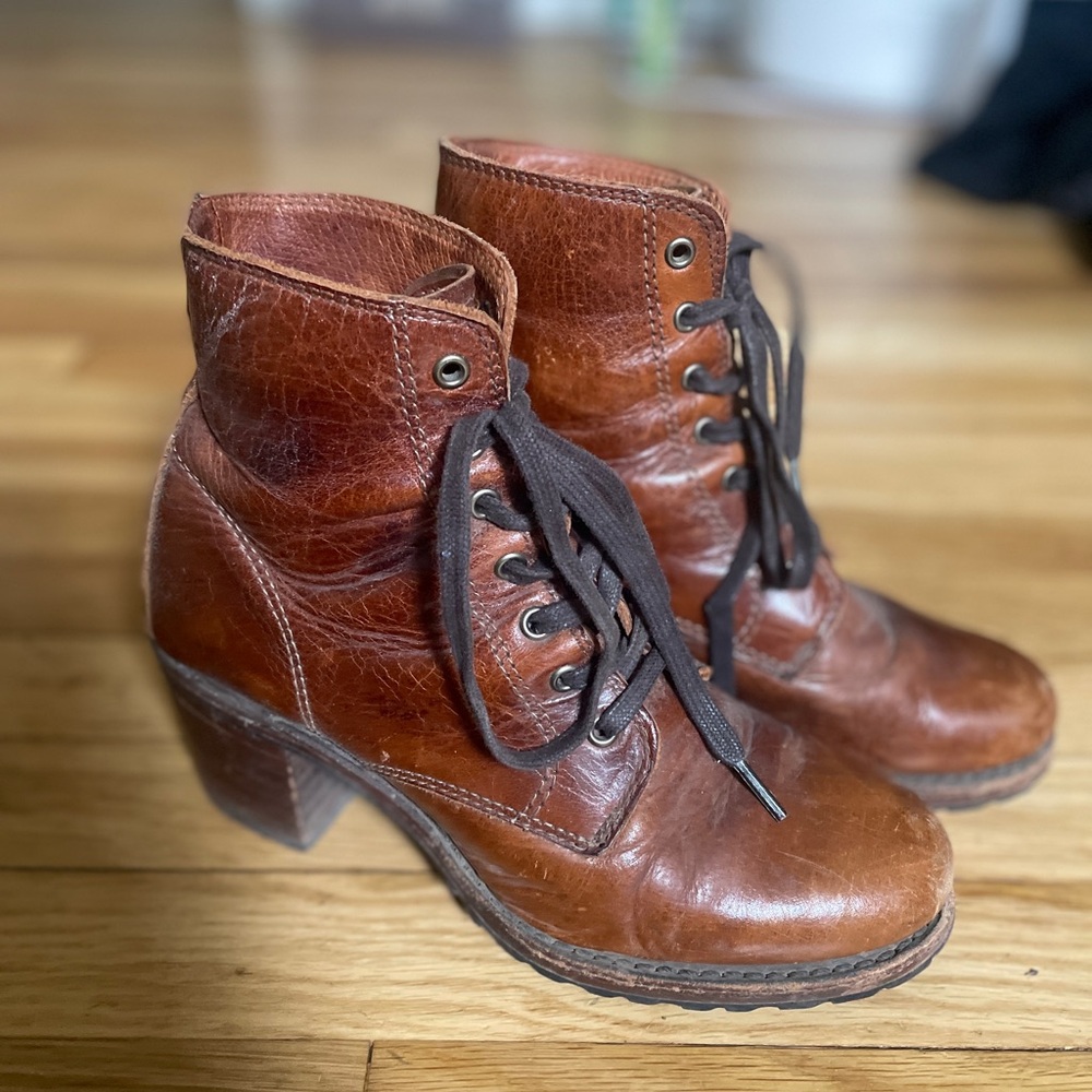 Frye Sabrina Brown Leather Lace Up Boots with Chunky Heel
